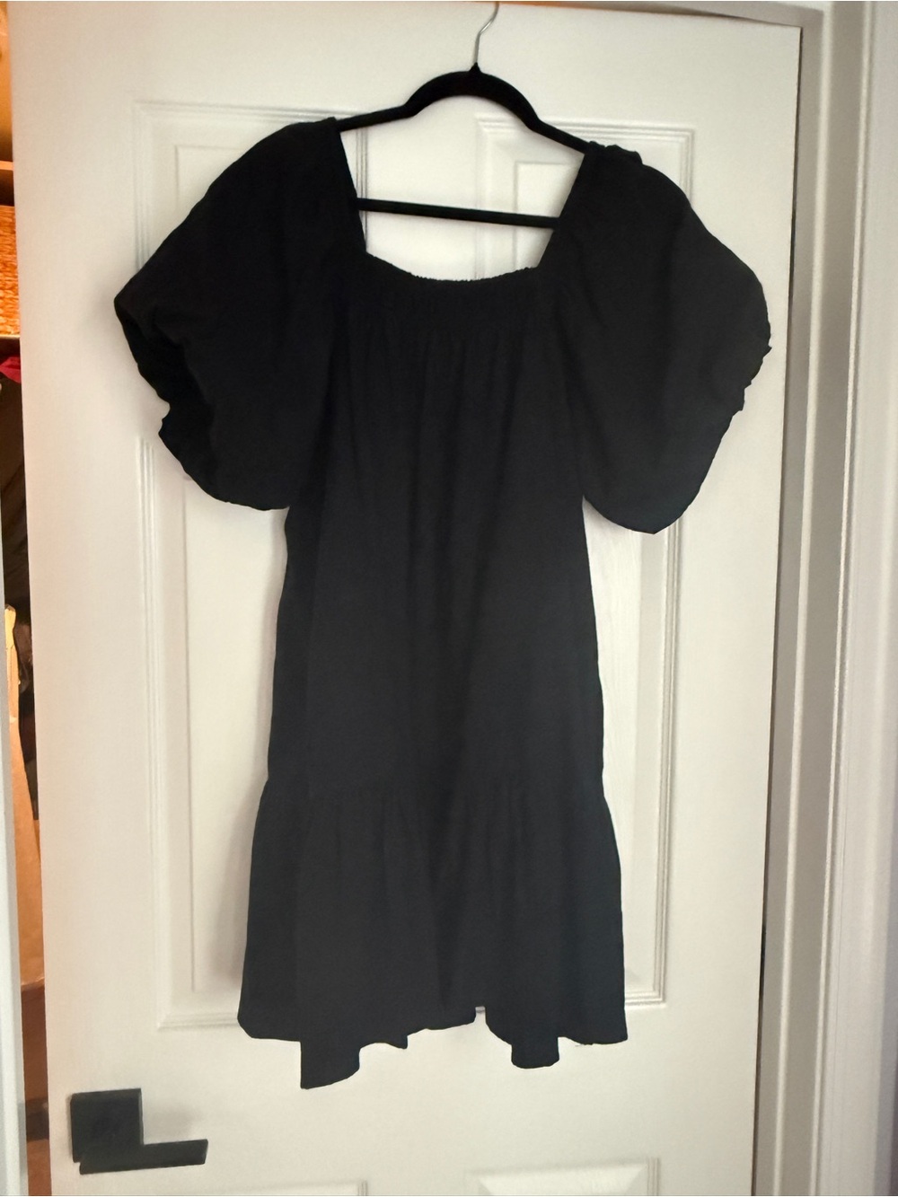 entro Black Puff-Sleeve Tiered Mini Dress